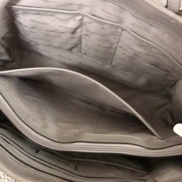 Michael Kors Jet Set Grommet Leather Tote - Picture 13 of 16